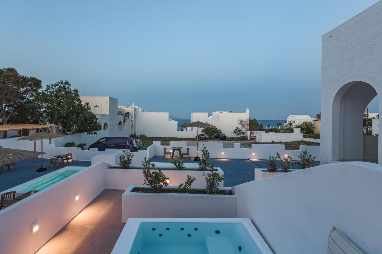 Voca Hotel & Suites Kamari  Exterior photo