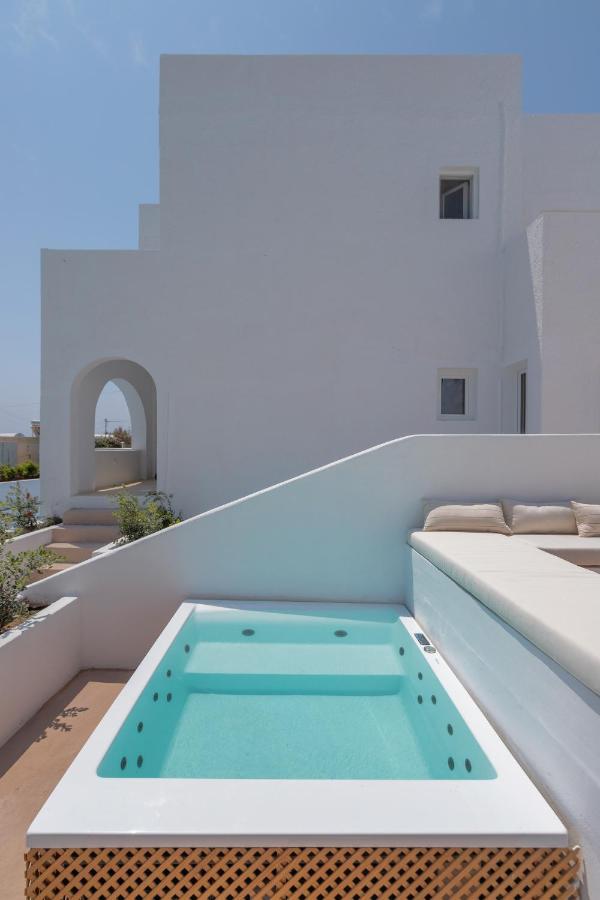 Voca Hotel & Suites Kamari  Exterior photo
